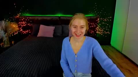 Snapshot of alina__blonde chatting on 20, 9, 2025 Alina online show from 20, 9, 2025