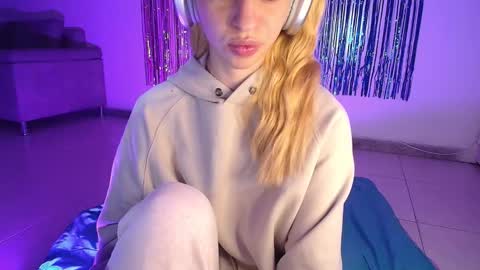 Alina  online show from 16, 10, 2025
