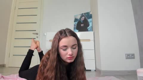 Snapshot of alinaluxxx chatting on 15, 5, 2026 Alina online show from 15, 5, 2026