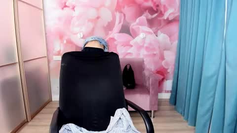 AlinaMoor online show from 24, 11, 2025