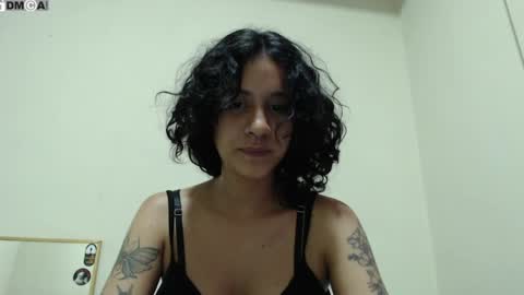 Snapshot of alinawoolf_ chatting on 7, 4, 2026 Ali online show from 7, 4, 2026