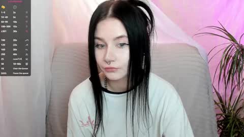 Aline Greeeen online show from 8, 3, 2025