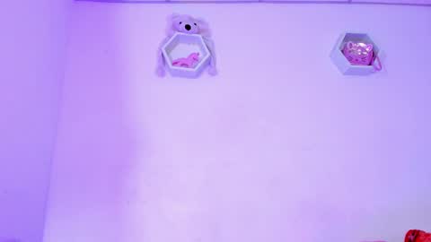 Alisia online show from 6, 3, 2025