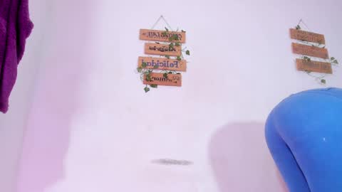 Snapshot of alisiacollinsss chatting on 17, 5, 2026 Alisia online show from 17, 5, 2026