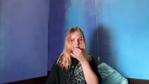 Snapshot of alismoona chatting on 4, 8, 2026 Alisa online show from 4, 8, 2026