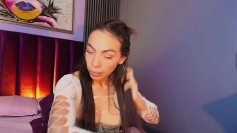 Snapshot of alison_bonnet chatting on 19, 10, 2025 Alison Bonnet online show from 19, 10, 2025