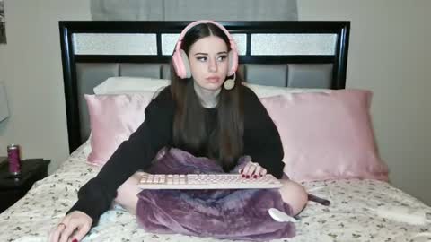 Alison Fields online show from 30, 6, 2026