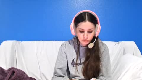 Alison Fields online show from 9, 8, 2026