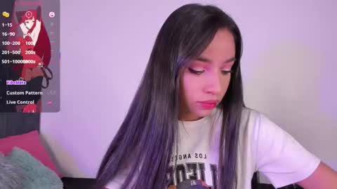 Snapshot of alissarose_ chatting on 13, 10, 2025 Mara  Isabel online show from 13, 10, 2025