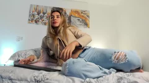 Snapshot of alissonroyce chatting on 18, 10, 2025 Goddess  online show from 18, 10, 2025