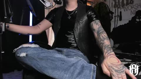   online show from 1, 1, 2025