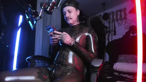   online show from 10, 3, 2025