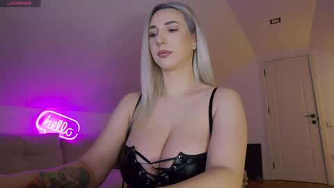 A day u didnt smile is a lost day online show from 3, 3, 2026