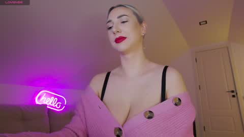 A day u didnt smile is a lost day online show from 4, 3, 2026