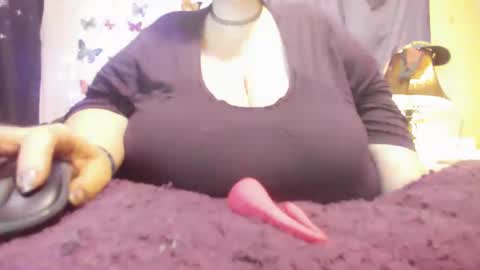 Alli Kat online show from 2, 2, 2025