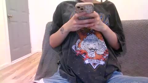 Snapshot of alliebearx chatting on 10, 2, 2025 alliebearx online show from 10, 2, 2025