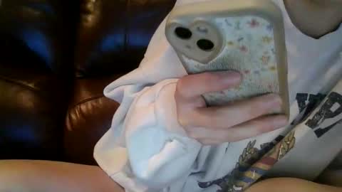 alliebearx online show from 2, 11, 2025