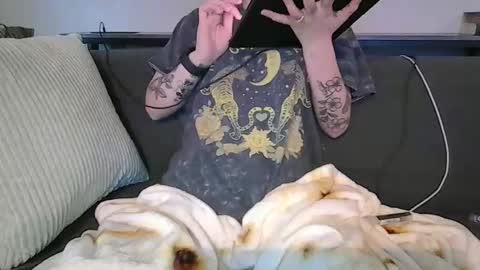 alliebearx online show from 30, 4, 2026