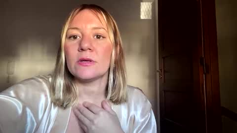 allisonlove2 online show from 12, 5, 2026