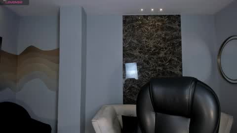 Snapshot of allisonrogersx chatting on 5, 11, 2025 Allison Rogers online show from 5, 11, 2025