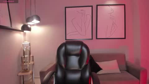 Snapshot of allisonrogersx chatting on 6, 3, 2026 Allison Rogers online show from 6, 3, 2026