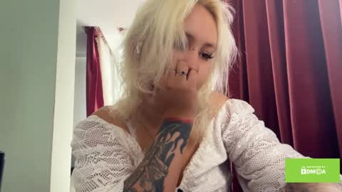 Snapshot of allisonstraw chatting on 8, 4, 2026 Allison online show from 8, 4, 2026