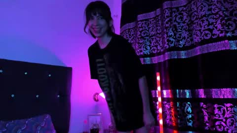 Snapshot of allisson_rose chatting on 11, 3, 2025 Alli online show from 11, 3, 2025