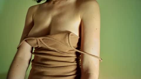 Snapshot of allisson_rose chatting on 10, 9, 2025 Alli online show from 10, 9, 2025