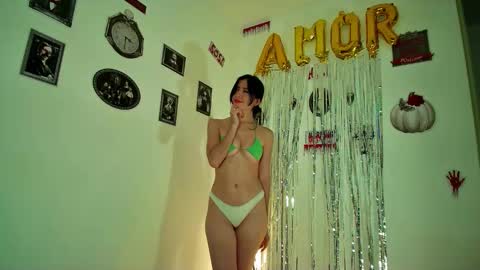 Snapshot of allisson_rose chatting on 31, 10, 2025 Alli online show from 31, 10, 2025