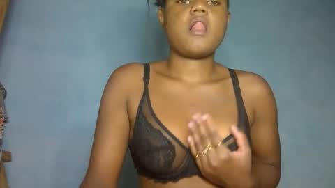 Snapshot of allizida01 chatting on 4, 12, 2025 allizida01 online show from 4, 12, 2025