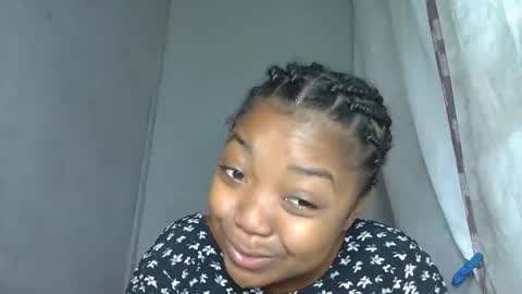 Snapshot of allizida01 chatting on 19, 12, 2025 allizida01 online show from 19, 12, 2025