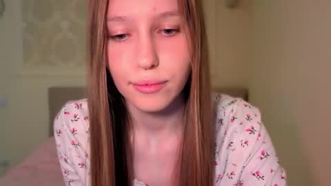 Snapshot of alllura chatting on 6, 3, 2026 Axi online show from 6, 3, 2026