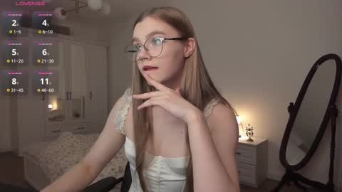 Snapshot of allotropp chatting on 2, 3, 2025 ALOTROPP NOT BABY online show from 2, 3, 2025