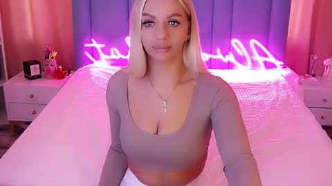 AlwaysHot online show from 17, 2, 2025