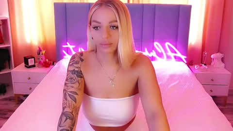 AlwaysHot online show from 6, 3, 2025