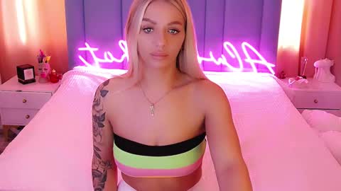 AlwaysHot online show from 8, 3, 2025