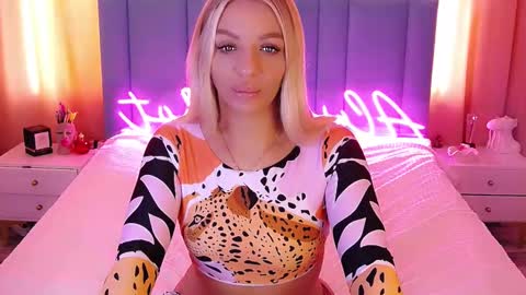 AlwaysHot online show from 10, 3, 2025