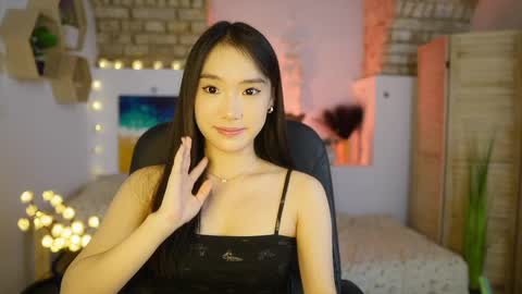 Snapshot of allyah_sky chatting on 8, 3, 2025 Allyah Sky online show from 8, 3, 2025