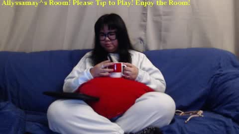 Allyssamay online show from 2, 2, 2025