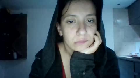 Snapshot of alma_amy chatting on 21, 10, 2025 Alma online show from 21, 10, 2025