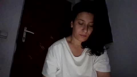Snapshot of alma_amy chatting on 25, 10, 2025 Alma online show from 25, 10, 2025