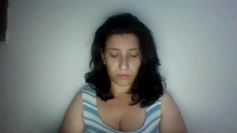 Snapshot of alma_amy chatting on 9, 11, 2025 Alma online show from 9, 11, 2025