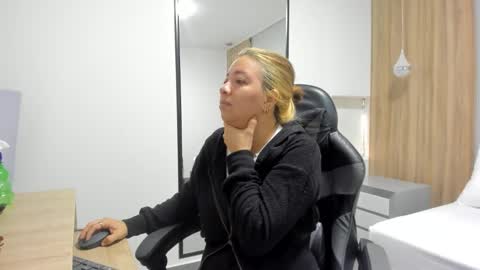 ALMA FENIX  online show from 20, 12, 2025