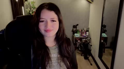Snapshot of almma_ chatting on 13, 9, 2025 ALMMA online show from 13, 9, 2025