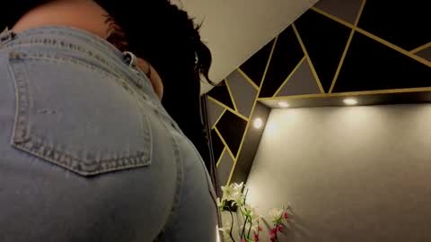 Snapshot of almma_ chatting on 23, 9, 2025 ALMMA online show from 23, 9, 2025