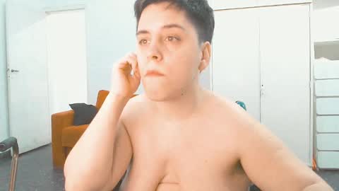 Snapshot of almondonwheels chatting on 3, 3, 2025 Almond online show from 3, 3, 2025