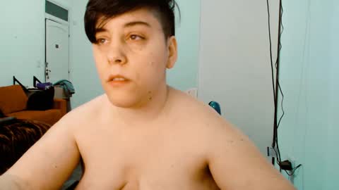 Snapshot of almondonwheels chatting on 14, 9, 2025 Almond online show from 14, 9, 2025