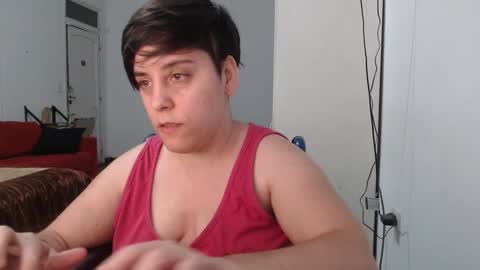 Snapshot of almondonwheels chatting on 14, 10, 2025 Almond online show from 14, 10, 2025