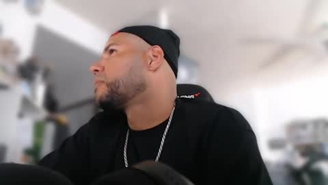 Snapshot of aloha_king chatting on 17, 10, 2025 simplyfaded online show from 17, 10, 2025