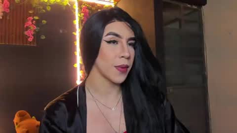 Hazel Bowie online show from 4, 8, 2026